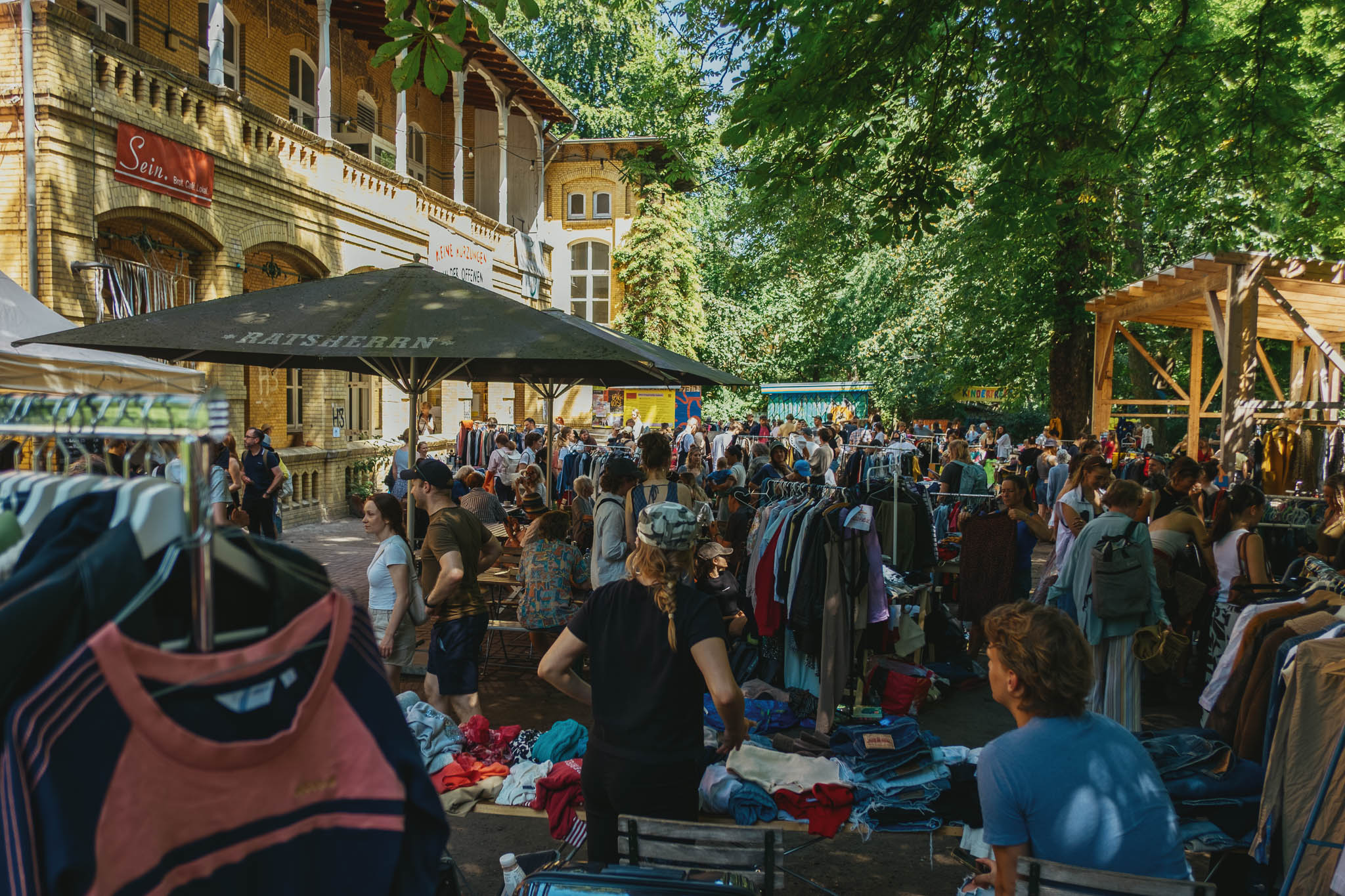 Nachbarschafts-Flohmarkt HausDrei